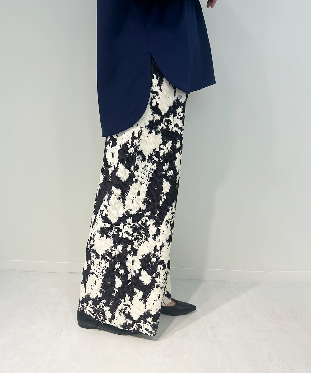 ZMLAE27110 al'aise modulation(アレーズモジュレーション) ニュアンス柄コーデュロイワイドパンツ ホワイト