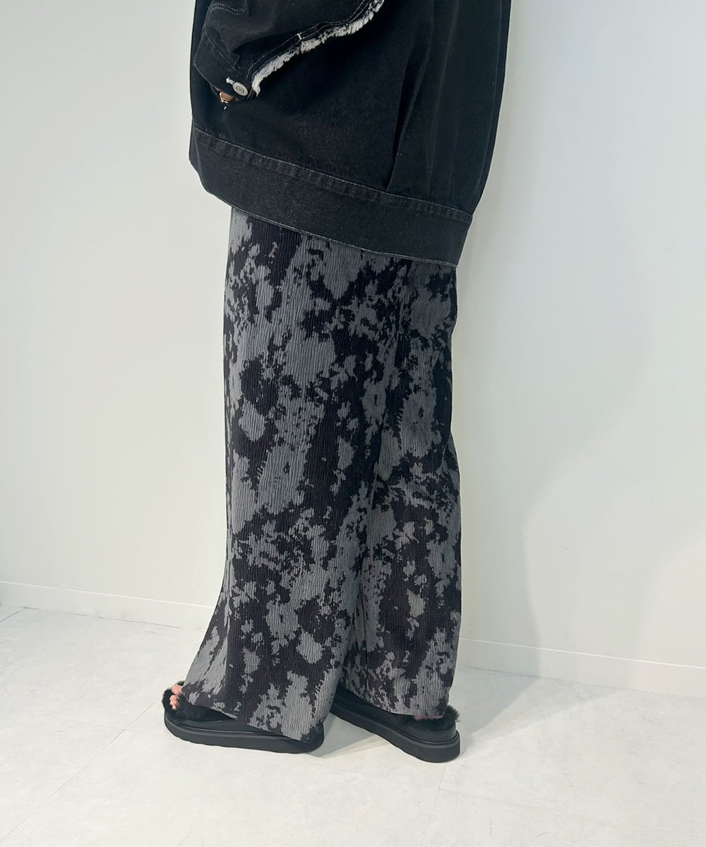 ZMLAE27110 al'aise modulation(アレーズモジュレーション) ニュアンス柄コーデュロイワイドパンツ ダークグレー