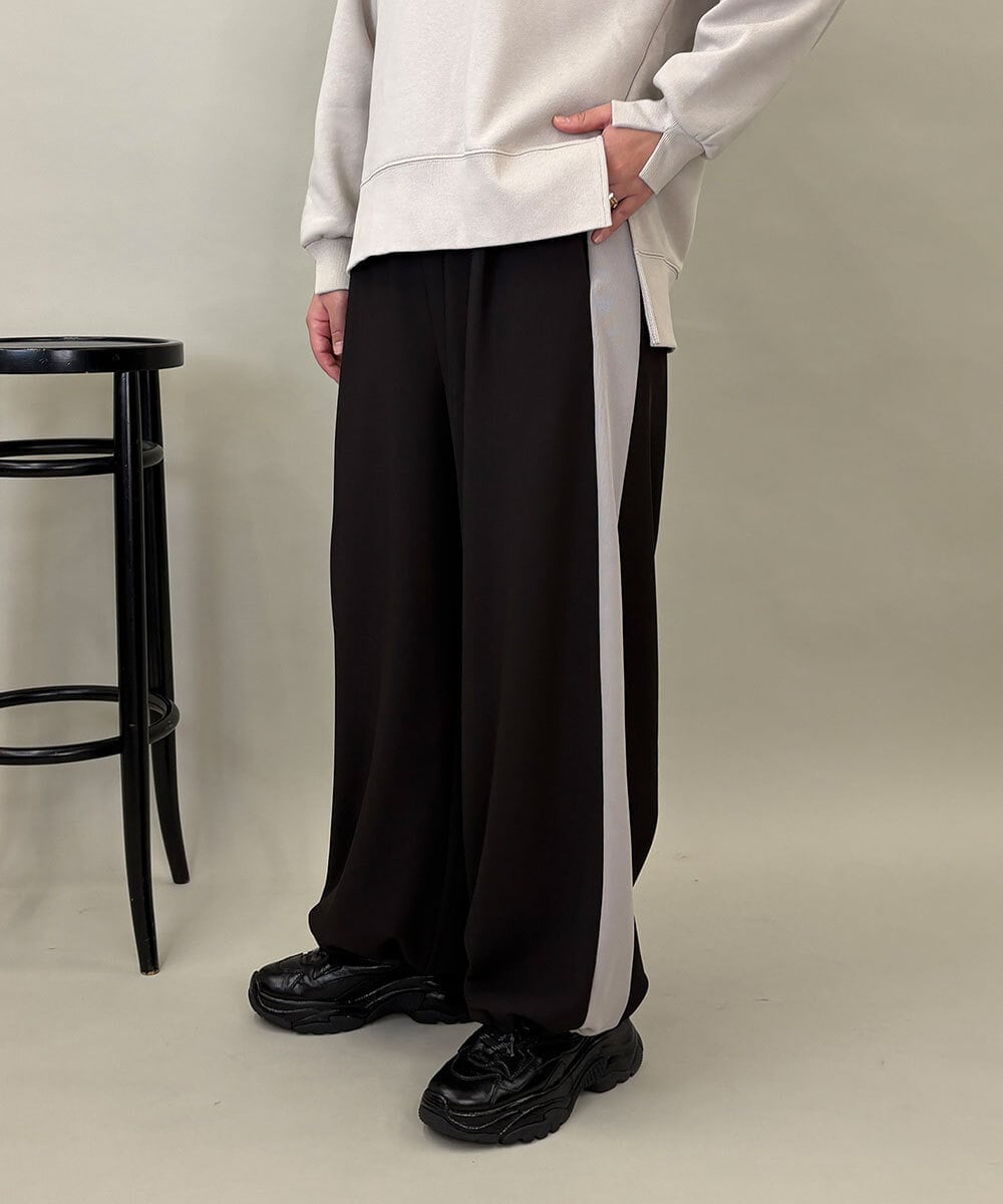 ZMLAE34150 al'aise modulation(アレーズモジュレーション) サイドラインワイドイージーパンツ ダークグレー