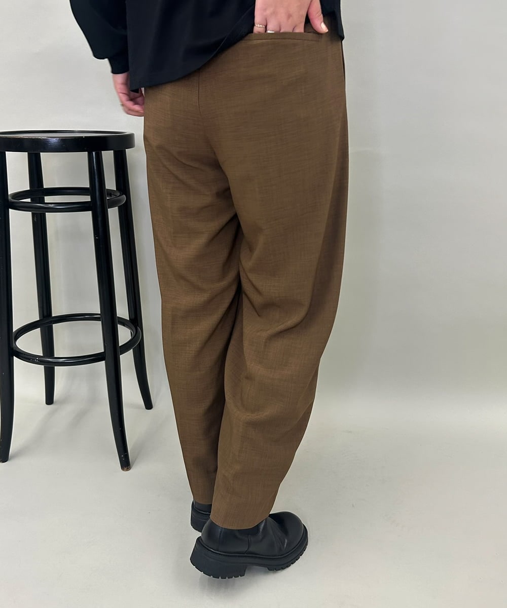 ZMLAE38160 al'aise modulation(アレーズモジュレーション) 【セットアップ対応】ツータックデザインワイドパンツ ブラウン