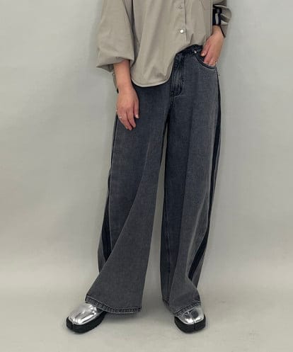 ZMLAE47140 al'aise modulation サイドラインバレルレッグデニムパンツ