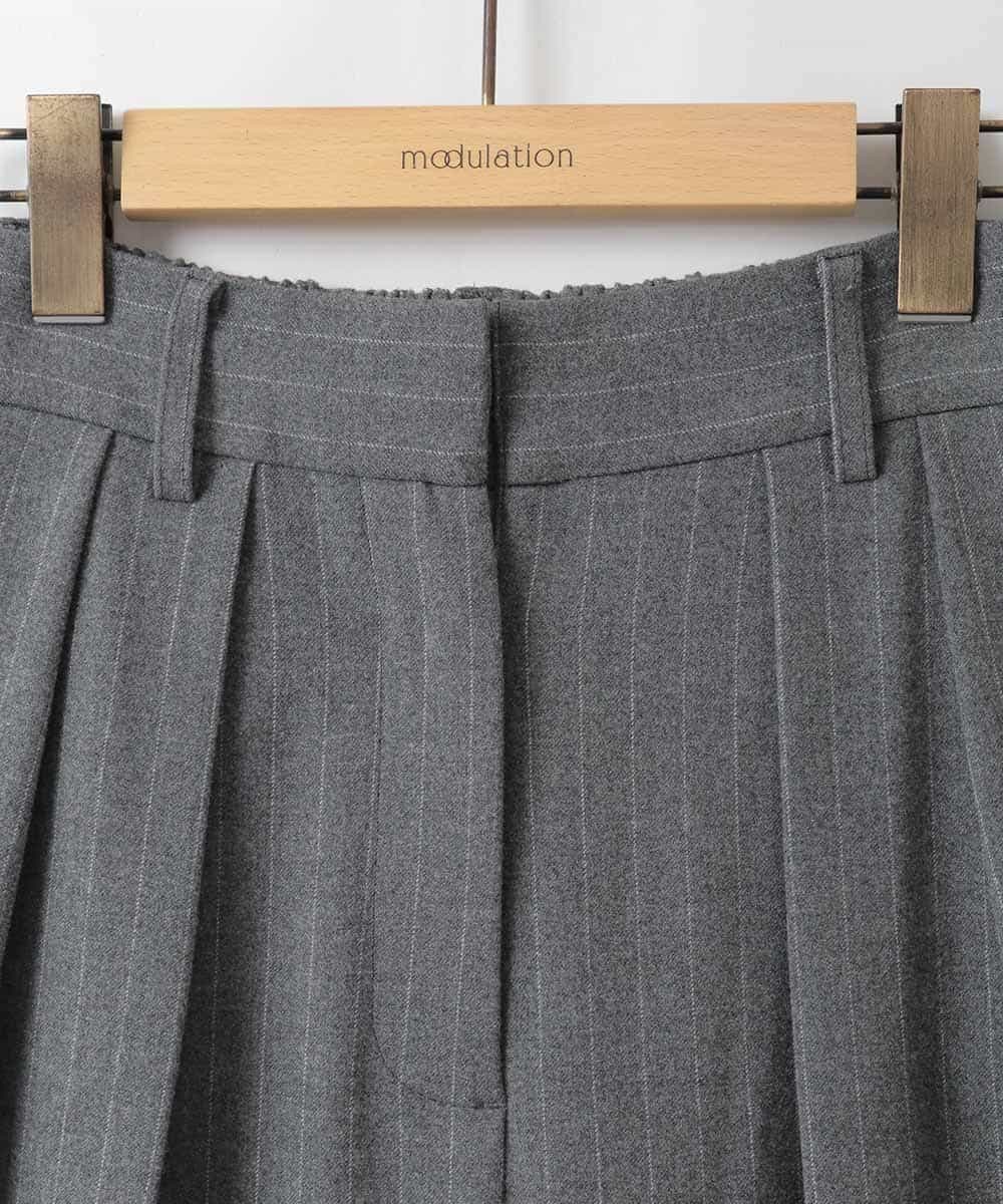 ZMLEE03168 al'aise modulation(アレーズモジュレーション) ピンストライプタックワイドパンツ ダークグレー