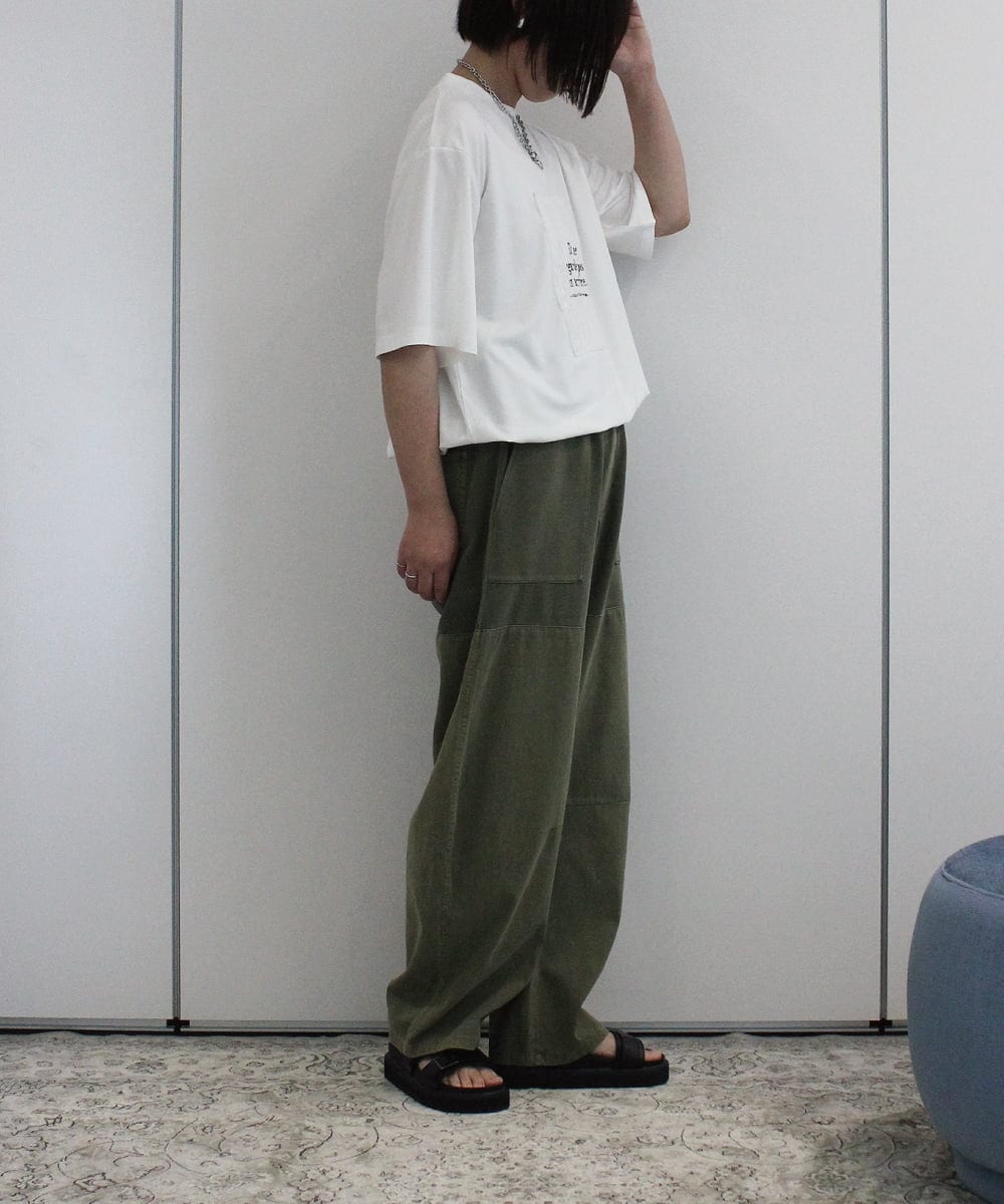 ZMLHB43138 al'aise modulation(アレーズモジュレーション) ジョイントデザインバレルレッグパンツ カーキ