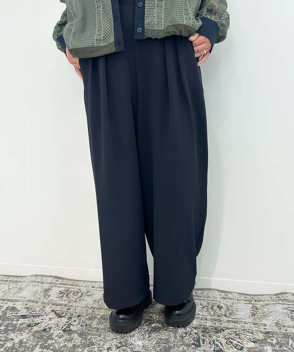 ZMLJB08098 al'aise modulation(アレーズモジュレーション) 【セットアップ対応・洗える】ツータックイージーワイドパンツ ネイビー