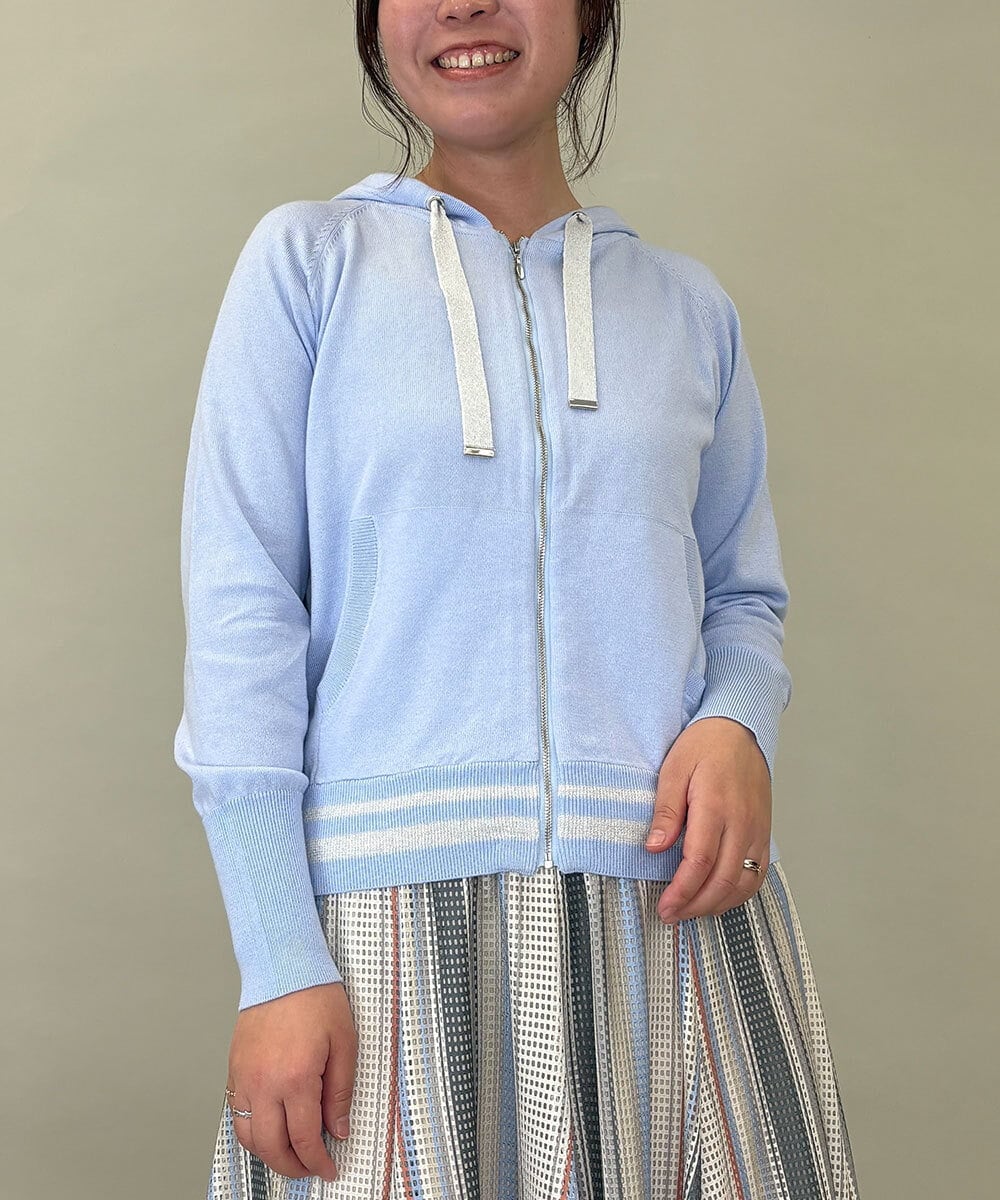 ZMSGE13140 al'aise modulation(アレーズモジュレーション) 【洗える】配色ラメボーダーフーディーニットパーカー ライトブルー