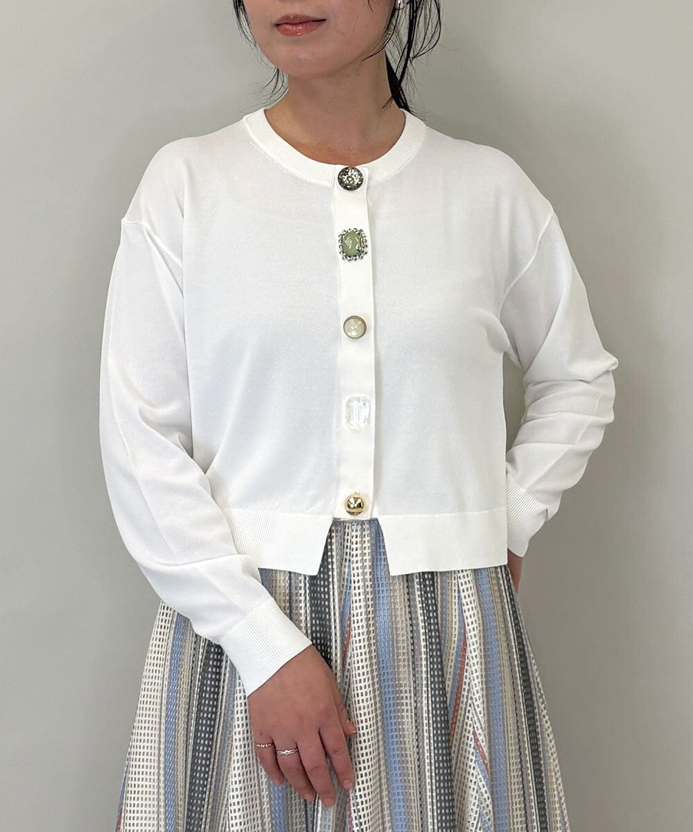 ZMSGE15170 al'aise modulation(アレーズモジュレーション) ビジューボタンニットカーディガン ホワイト