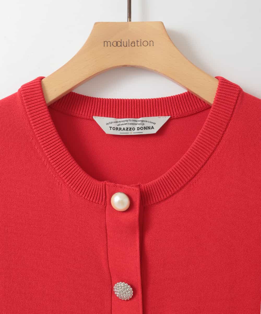 ZMSJE02180 al'aise modulation(アレーズモジュレーション) ビジューボタンデザインカーディガン レッド