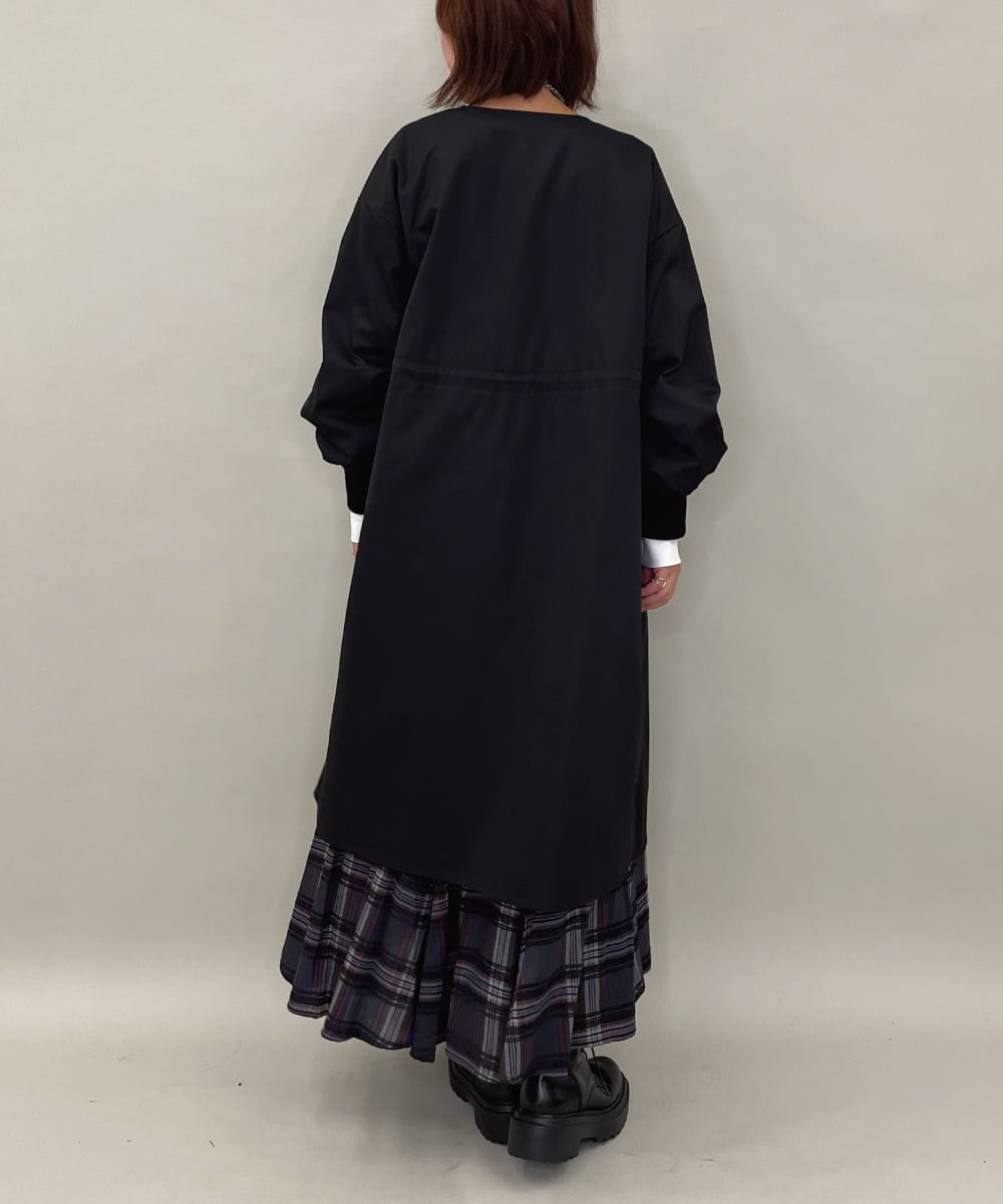 ZMUAE22178 al'aise modulation(アレーズモジュレーション) ノーカラードロストロングコート ブラック