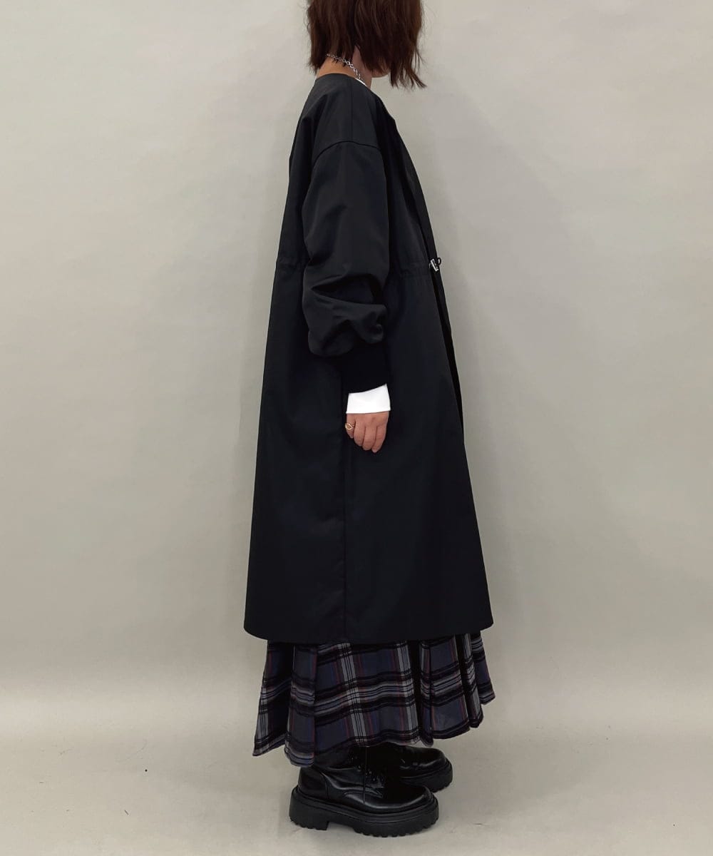 ZMUAE22178 al'aise modulation(アレーズモジュレーション) ノーカラードロストロングコート ブラック