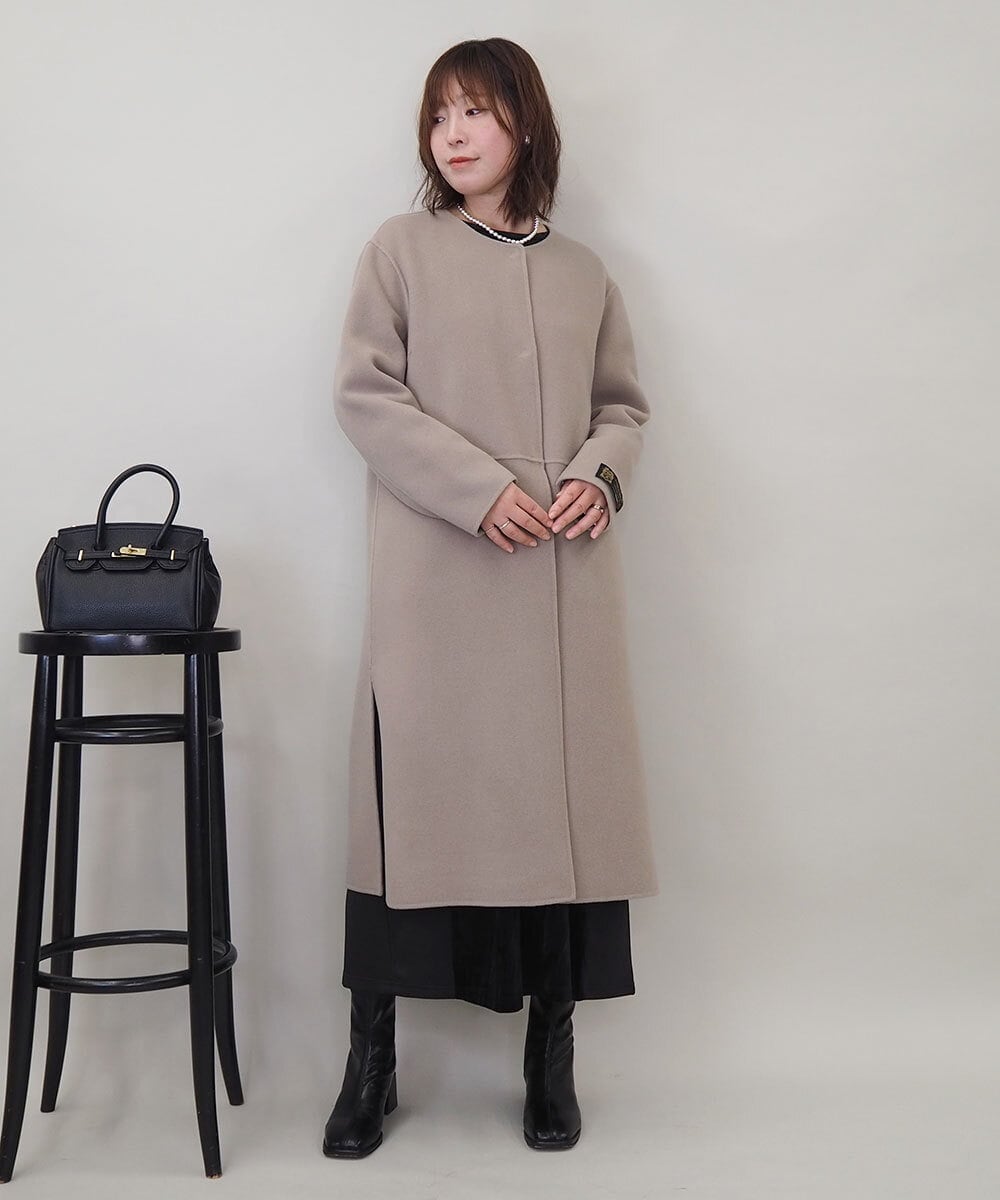 ZMUCE20430 al'aise modulation(アレーズモジュレーション) サイドスリットノーカラーロングコート ベージュ