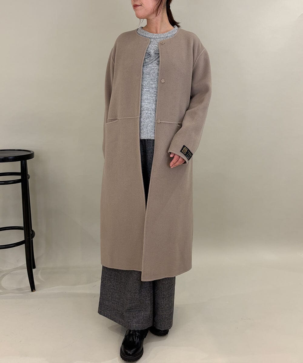 ZMUCE20430 al'aise modulation(アレーズモジュレーション) サイドスリットノーカラーロングコート ベージュ