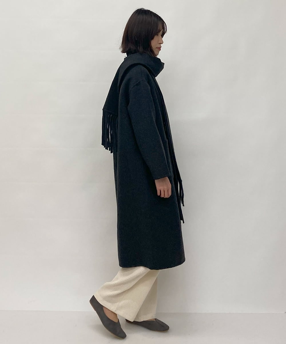 ZMUCW05390 al'aise modulation(アレーズモジュレーション) ストール付きノーカラーウールコート ダークグレー