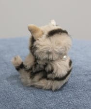 ZMYAE01026 al'aise modulation(アレーズモジュレーション) キャットホルダーバッグチャーム ライトグレー